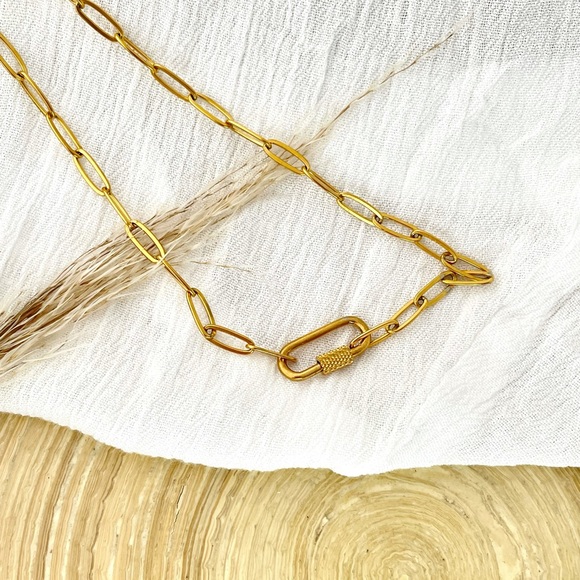 Clear Quartz Pendant Gold Oval Chain Necklace - Picture 4 of 7